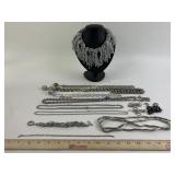 Costume Jewelry: Chunky Silver tone chain necklace