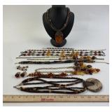 Costume Jewelry: Napier wood bead Necklace, purple