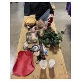 Plate Trays, Christmas Figurines, Thomas Kincade P