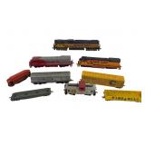 Model Train Engines, Cars Santa Fe, Chessie