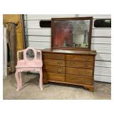 Eight drawer dresser with mirror, childï¿½s vanity