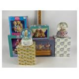 Musical Figurines/Snow Globes