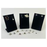 Un Matched .925 Sterling Silver earrings 18.57g