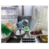Home Decor, Kitchen Items, Bakeware, Pillows