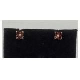 14k gold & garnet earrings. Total weight 1.23