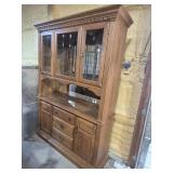 Richardson Brothers Oak Hutch 2 Piece Lighted