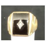 10k Gold Menï¿½s Ring With Onyx And Accent