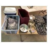 Rubbermaid Cooler, Kitchenware, Staple Bun, Cake P