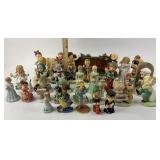 Welcome to Twinton 1972 sign figurine, Leftonbot