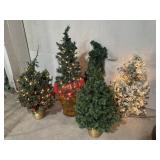 5 small Christmas trees