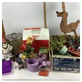 Playmate Cooler, Garden Decor, Figurines