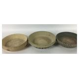 Ceramic Bowls With Textured Designs