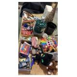 Home Decor, Toys, Kitchenware, Christmas Items, En