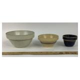 Stoneware Mixing Bowls in Neutral Tones