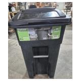 Toter 32 Gallon Plastic Garbage Barrel On Wheels