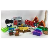 Fisher-Price Little People Farm Train, Camper, Acc