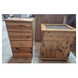 Wood Accent Cabinet With A Glass Fisplau Top & 2