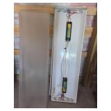 4 FT Fluorescent Light Fixtures With Universal Bal