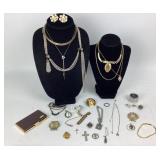 Costume Jewelry: Horn Pin, Germany Clip on earring