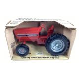 Ertl International Row Crop Tractor 1/16 Scale