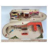 Hot Wheels Sto N Go Service Center; 1970s