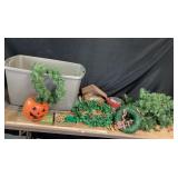 Lighted Nativity Stable, Garland & Wreath, Siamese