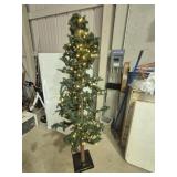 Lighted Pine Tree With Metal Base 6 Foot