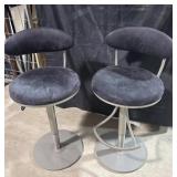 2 adjustable metal barstools
