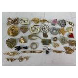 Costume Jewelry Pins: Green stone, present, rose,