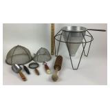 Kitchen Sifters Strainer, Androck Scoop, Wooden Pe