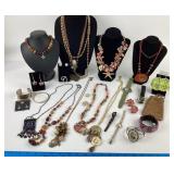 Costume Jewelry: Monet gold tone Pearl like