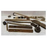 Rustic tools: pulley, stretchers, levels, canes