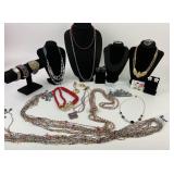 Costume Jewelry: .925 clasp on broken necklace, Be