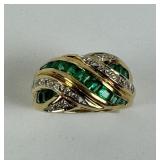 14K Gold Ring featuring Green and Clear Gemstones