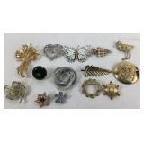 Costume Jewelry Brooches: Liniser gold tone flower