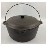 Wagner Ware #12 Cast Iron Dutch Oven