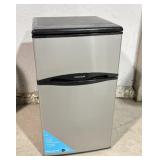 Frigidaire 3.1 cu ft mini fridge, freezer