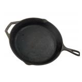 Cast Iron Skillet With Helper Handle