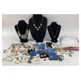 Costume Jewelry: 14k Magnetic necklace with art