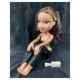 MGA Bratz 2008 Styling Head Doll with Brush
