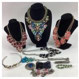 Costume Jewelry: Gold tone Rhinestone bib necklace