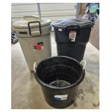 Rubbermaid Rouchneck 33 & 32 Gallon Garbage