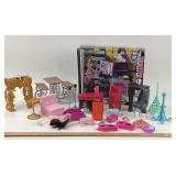 Monster High Art Class Studio Furniture and Access