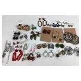 (30) Pair Pierced Costume Jewelry Earrings: Gold