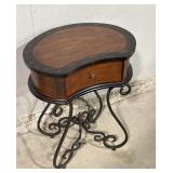 Side table with 1 drawer