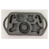 Heavy Cast Iron Christmas cookie mold wreath,