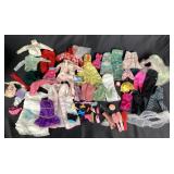 Vintage Barbie Clothing 41 Pieces, Shoes &