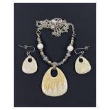 Swirled Cream Beige Teardrop Pendant Necklace