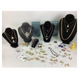 Costume Jewelry: Avon Silver tone Star necklace