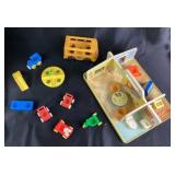 1978 #929 Fisher Price Little People Play Family